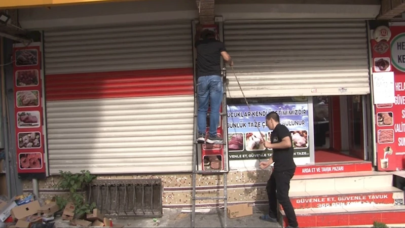 Gaziosmanpaşa’da BEDAŞ’ın yanan elektrik kablolarına geç müdahalesi esnafı mağdur etti
