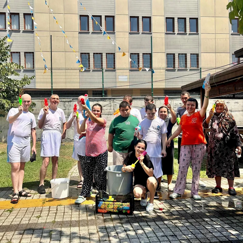 Engelsiz Yaşam Merkezi’nde Su Şenliği coşkusu